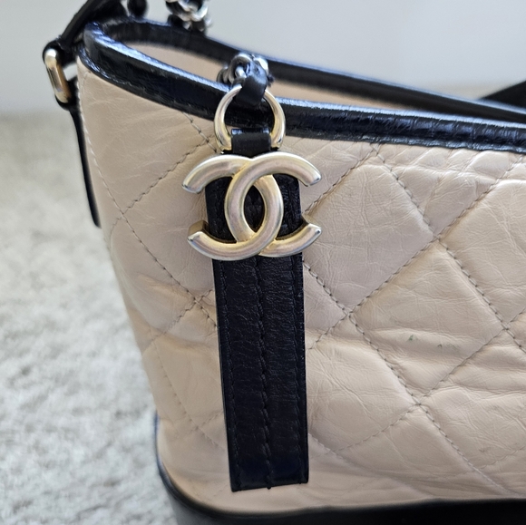 CHANEL Gabrielle Hobo (Discontinued) - Picture 4 of 15